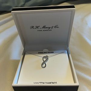 Macys sterling silver necklace with diamonds